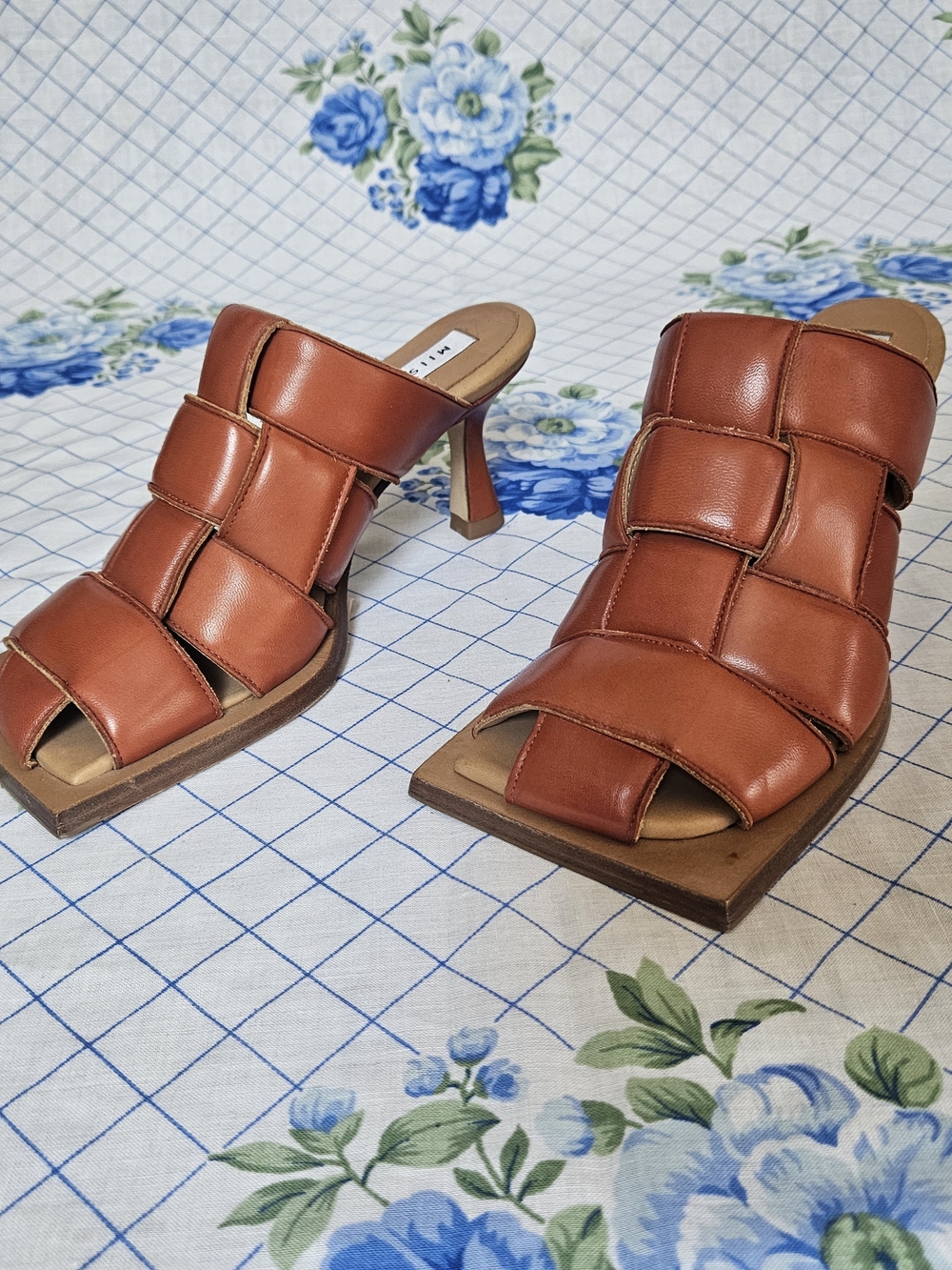 MIISTA Women's Tan Leather Woven Slide Sandals - Picture 5 of 10